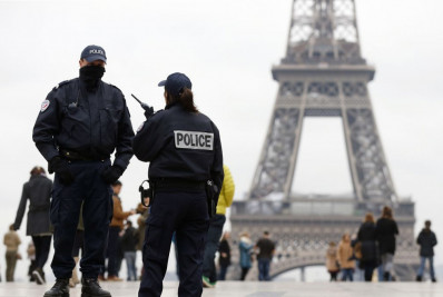 Polícia francesa liberta dois homens presos por suposto estupro de uma turista mexicana