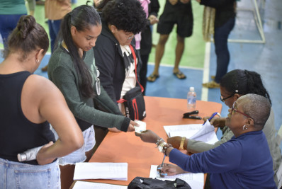 Maricá entrega novos cartões do Bilhete Único Universitário