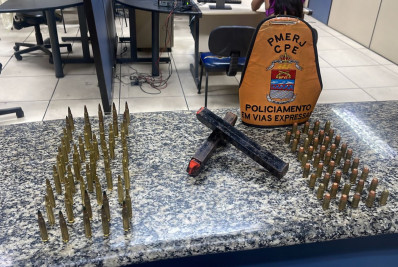 Polícia prende três homens e apreende 94 munições na Avenida Brasil