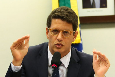 CPI do MST: Salles retira indiciamento de deputado petista do relatório após pressão do Centrão