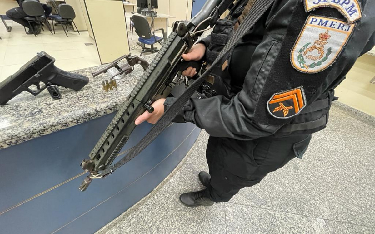 Policiais impediram roubo a apartamento e apreenderam armas e muni&ccedil;&otilde;es  - Divulga&ccedil;&atilde;o