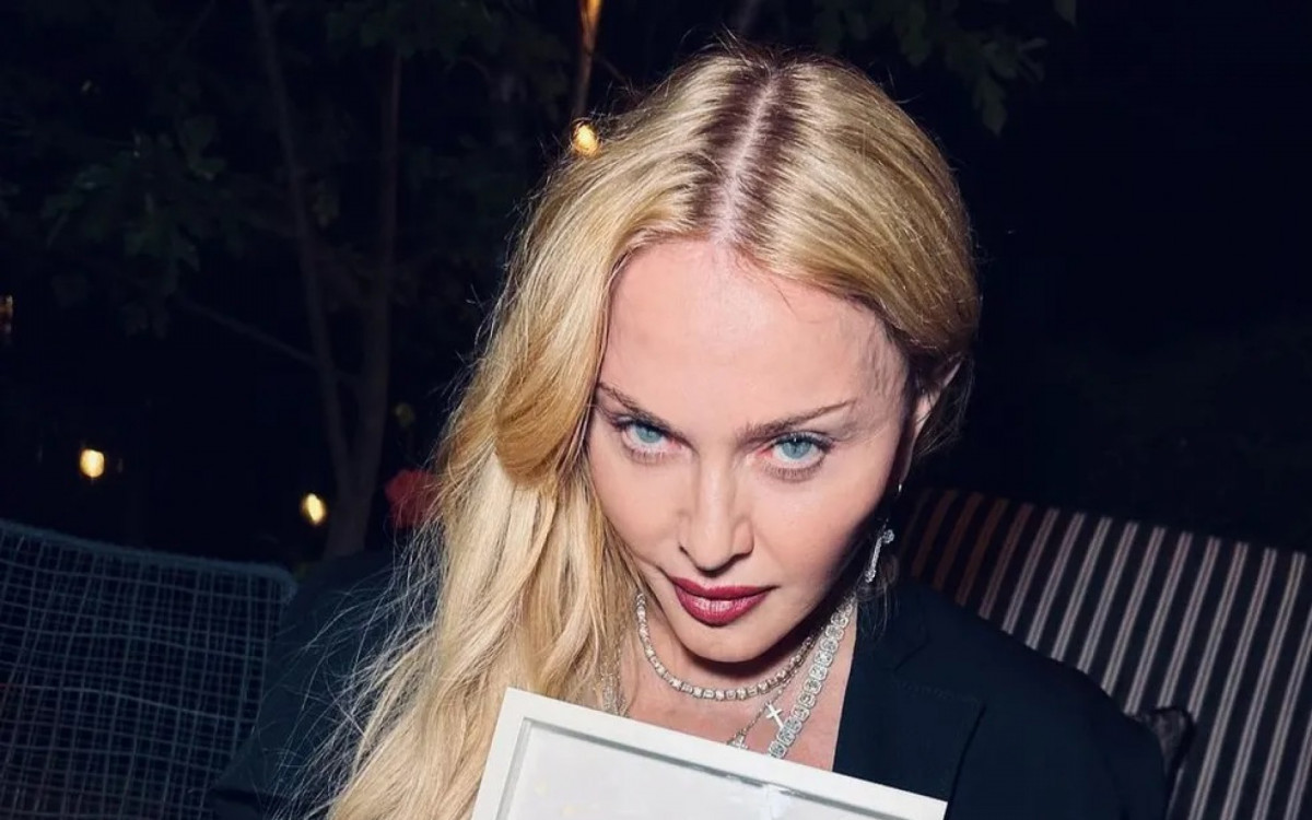 Diversas fontes consultadas pelo site afirmaram que a cantora tem negociado uma participa&ccedil;&atilde;o de Britney 
