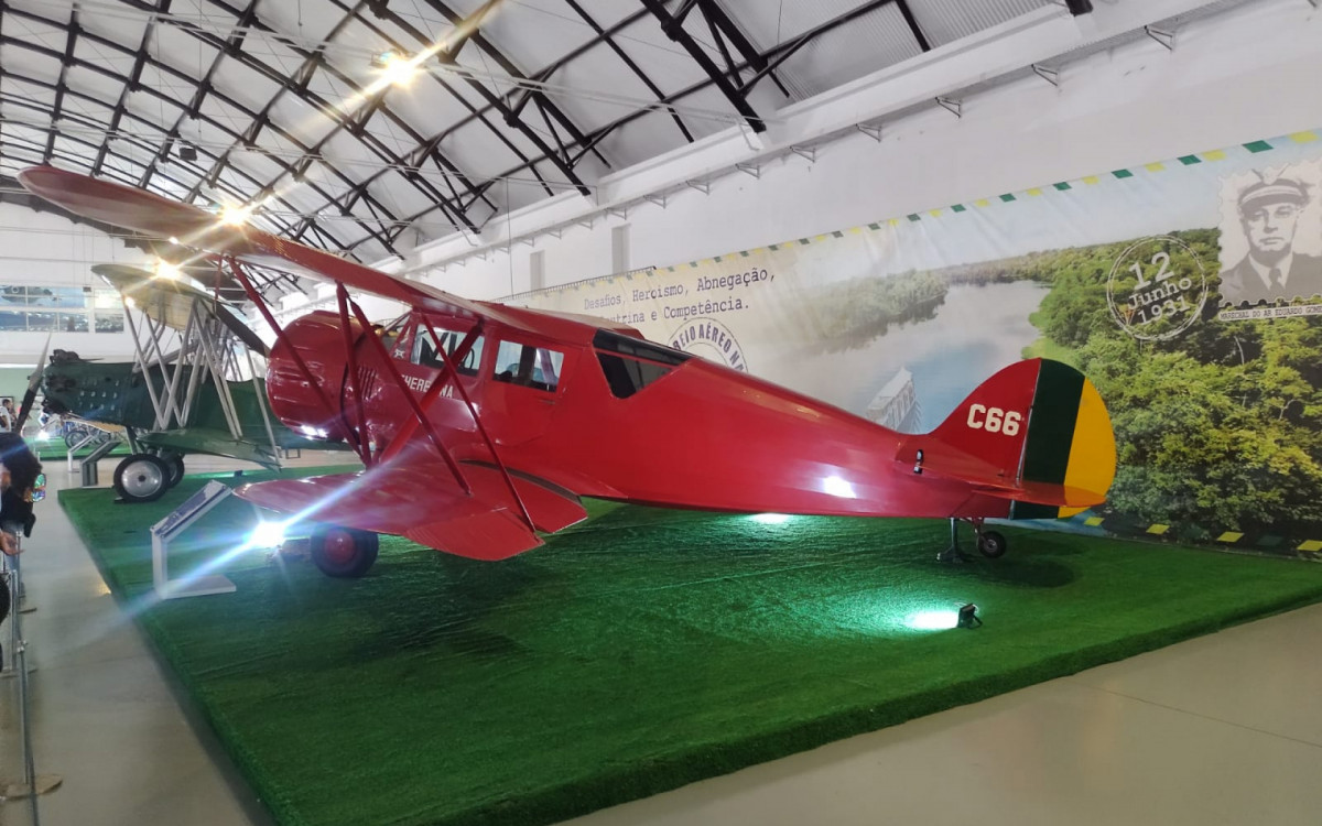 Exposição de aeronaves faz sucesso no Museu Aeroespacial - Marcela Ribeiro
