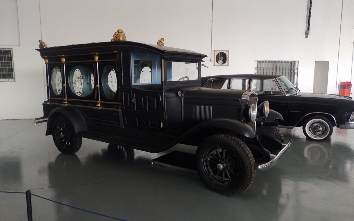 Carro fúnebre que transportou Santos Dumont é novidade no acervo do MUSAL - Marcela Ribeiro/O Dia