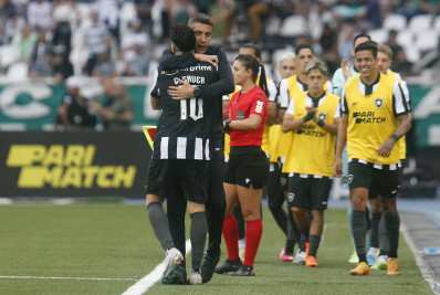 Bruno Lage destaca escolha por Gustavo Sauer no Botafogo: 'Valia a pena o risco'