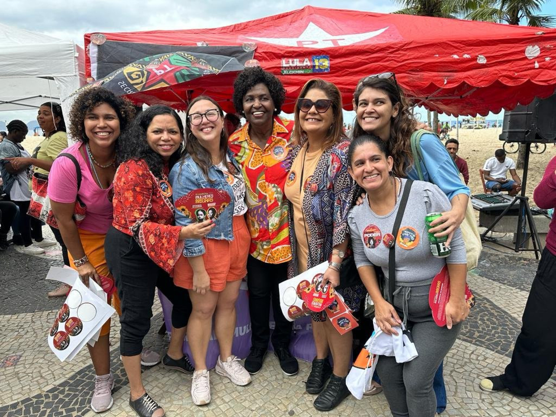 IX Marcha das Mulheres Negras foi realizada na praia de Copacabana, Zona Sul do Rio, neste domingo (30) - Divulgação