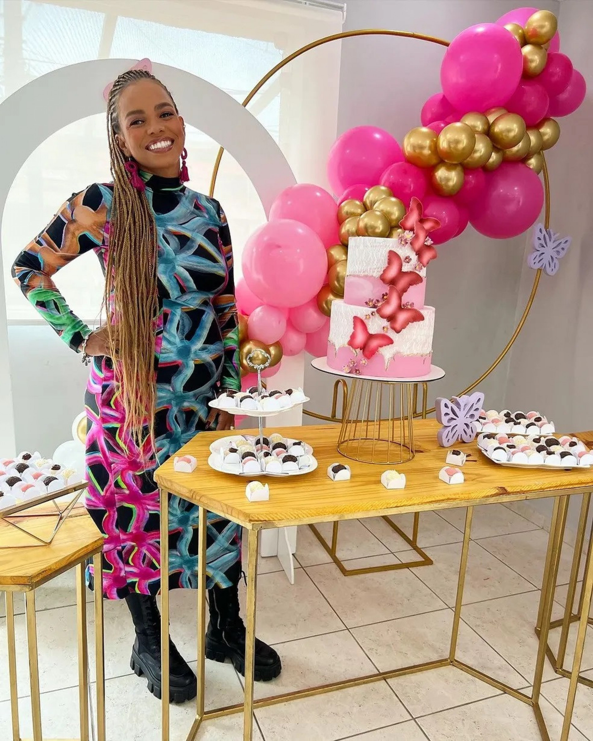 Grávida, Jeniffer Nascimento comemora aniversário de 30 anos ao lado da família - Reprodução / Instagram