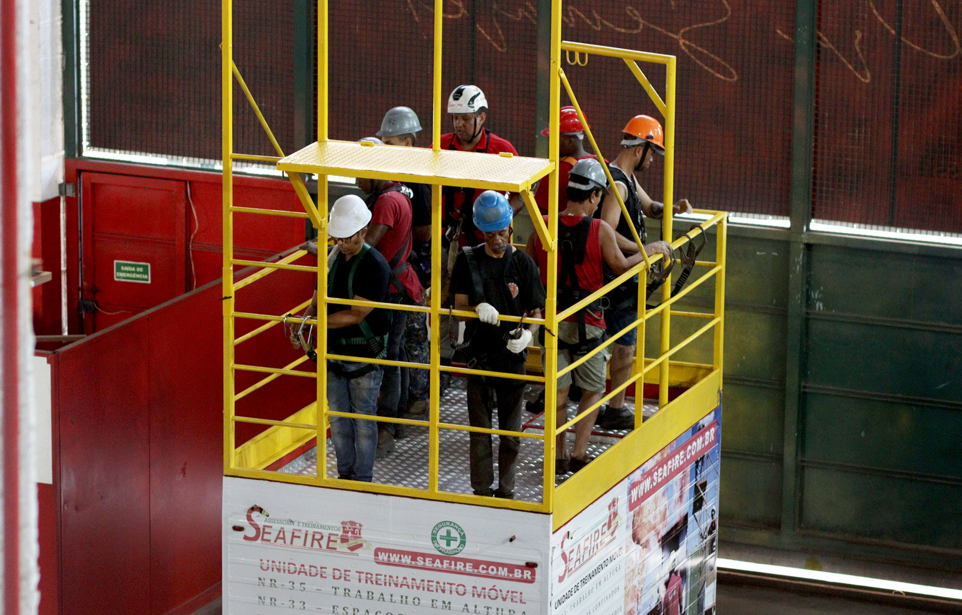 Treinamento no barracão da escola - Rafael Arantes