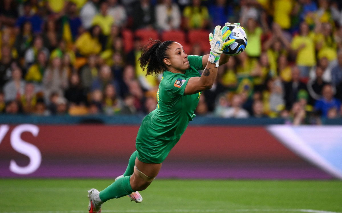 Letícia em ação durante o jogo entre Brasil e França na Copa do Mundo Feminina 2023