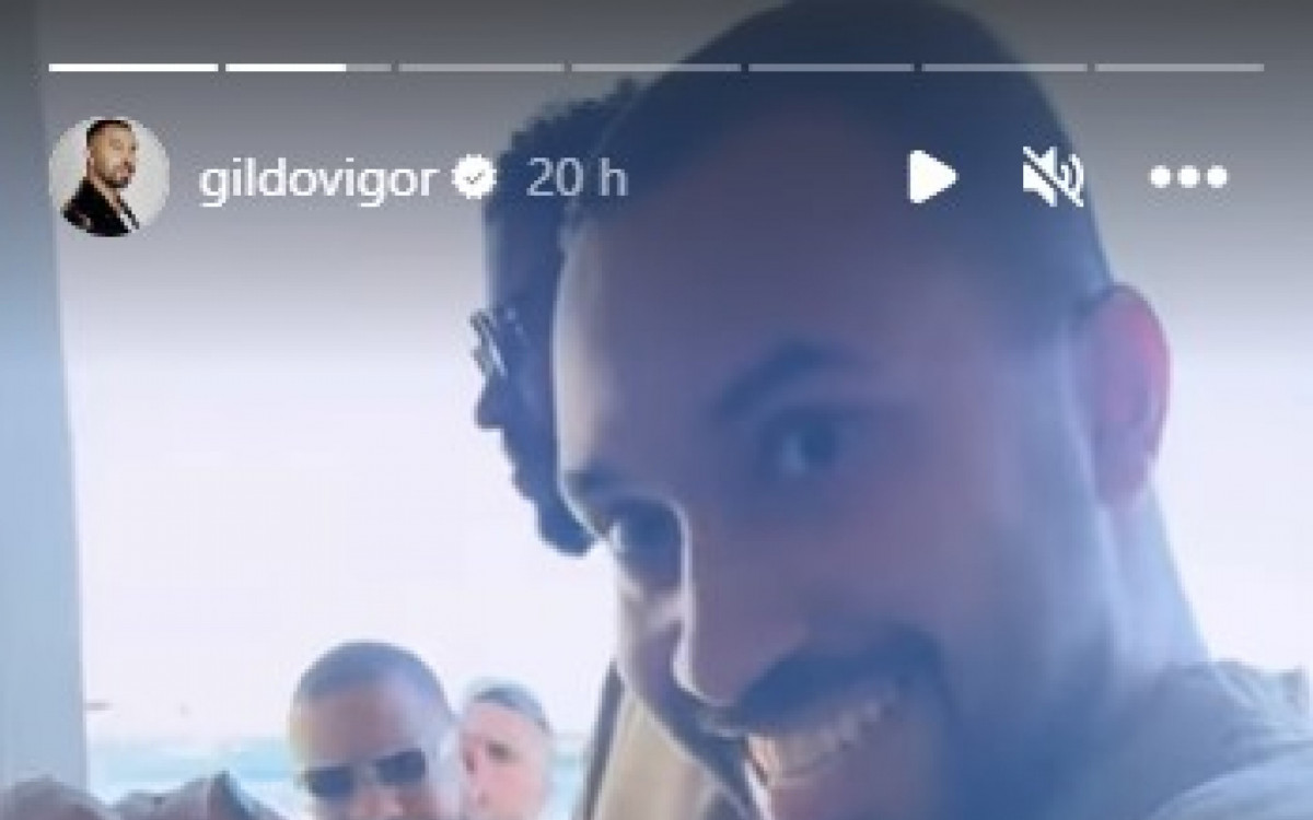 Gil do Vigor foi convidado para acompanhar a cantora em viagem