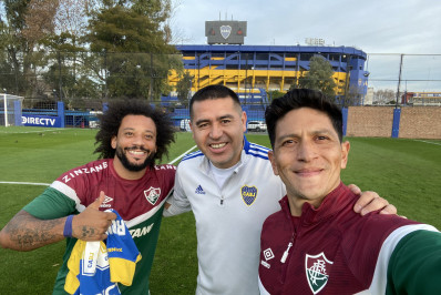 Fluminense registra encontro de jogadores com Riquelme no CT do Boca Juniors