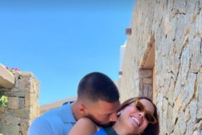 Galã de '365 Dias' revela momento apaixonado ao lado de Anitta