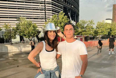 Ivete Sangalo é surpreendida por fã que quase a beija na boca