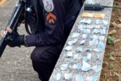 Homem é preso em flagrante com drogas em Resende