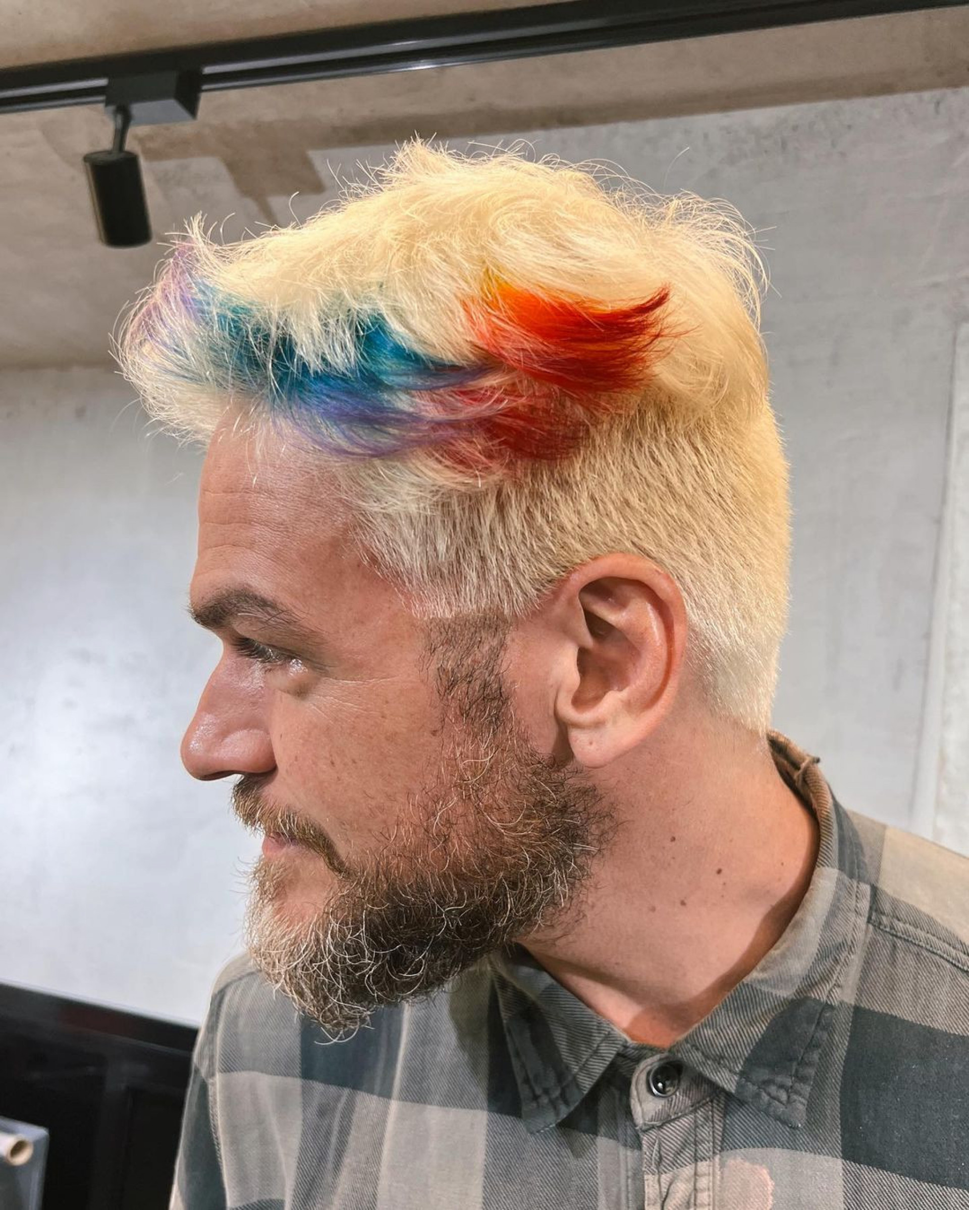 Emilio Dantas se despediu de 'Vai na Fé' com uma transformação no visual - Reprodução/Instagram