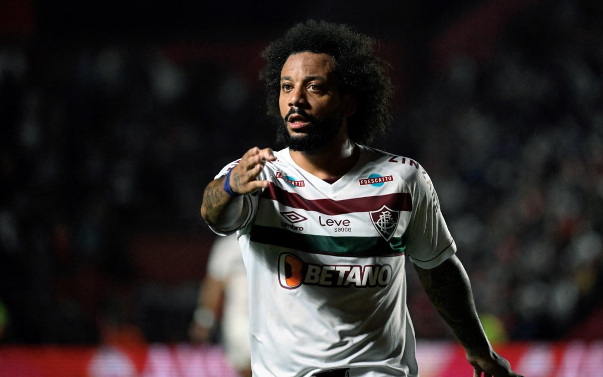 Marcelo foi expulso na partida entre Fluminense e Argentino Juniors - Luis Robayo/AFP