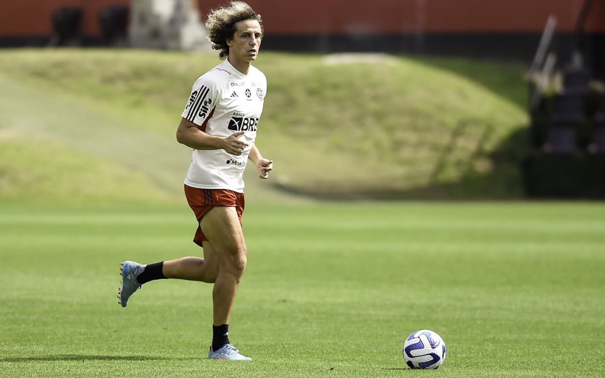 David Luiz em atividade do Flamengo no Ninho do Urubu