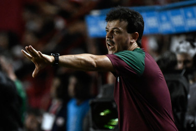 Diniz, sobre expulsão de Marcelo em Argentinos Juniors x Fluminense: 'Absolutamente absurdo'