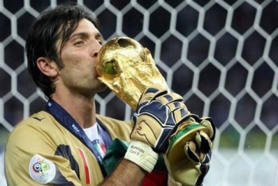 Ídolo da Itália, Buffon confirma aposentadoria aos 45 anos