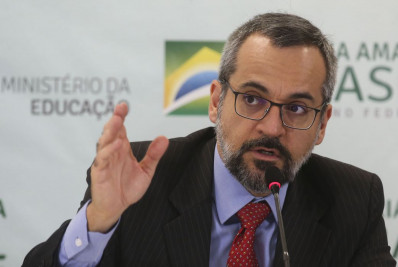 Universidade suspende salários de Abraham Weintraub; saiba o motivo