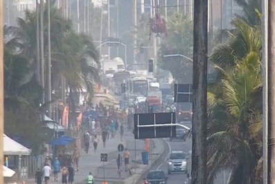 Mulher atropelada por moto é resgatada em helicóptero na Barra da Tijuca