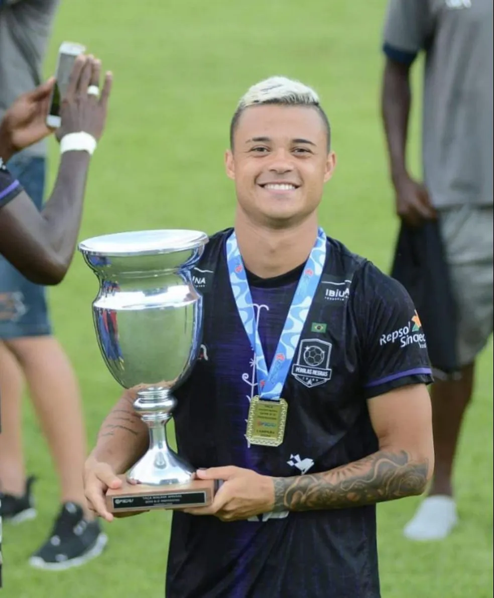 Pérolas Negras anuncia retorno do atacante Guilherme