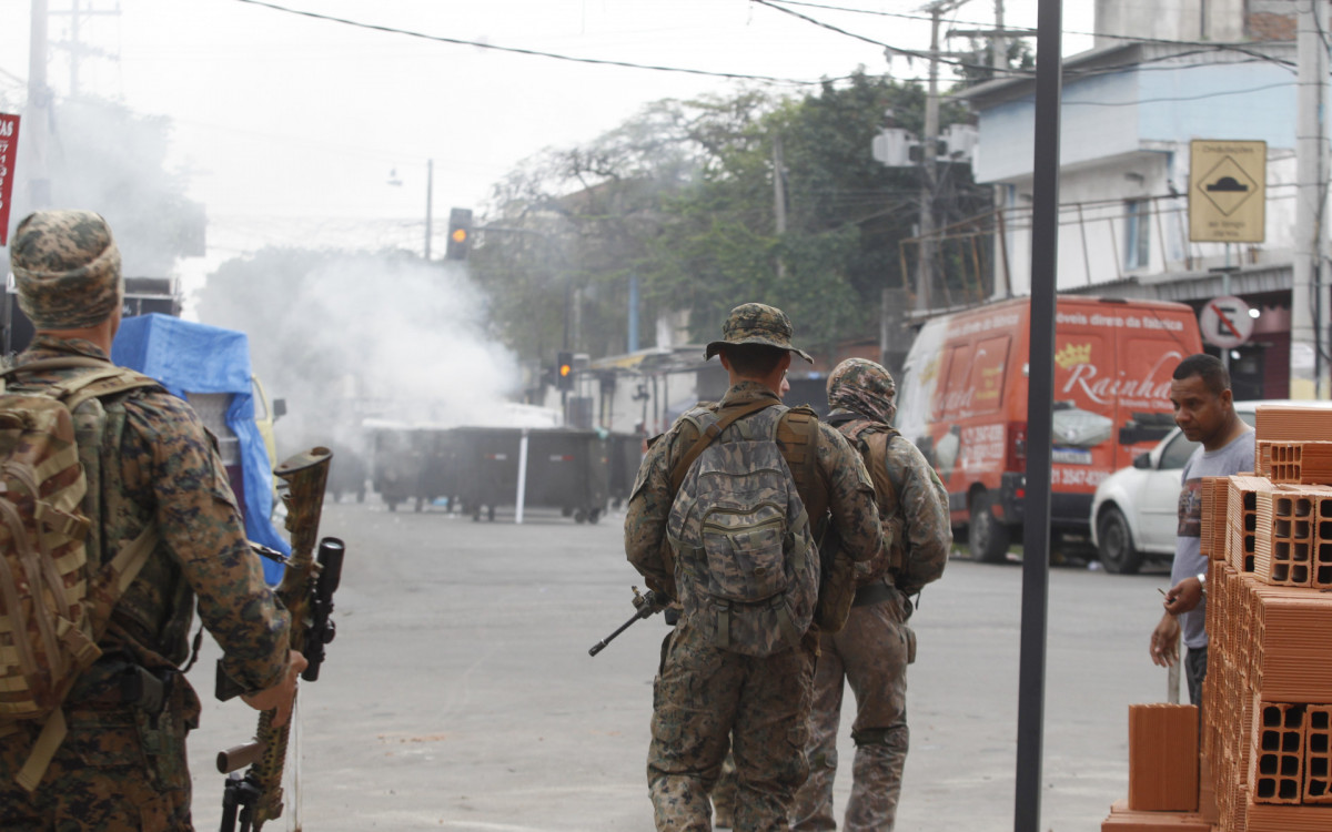 Opera&ccedil;&atilde;o no Complexo da Penha deixou dez suspeitos mortos, dois PMs e outras tr&ecirc;s pessoas feridas