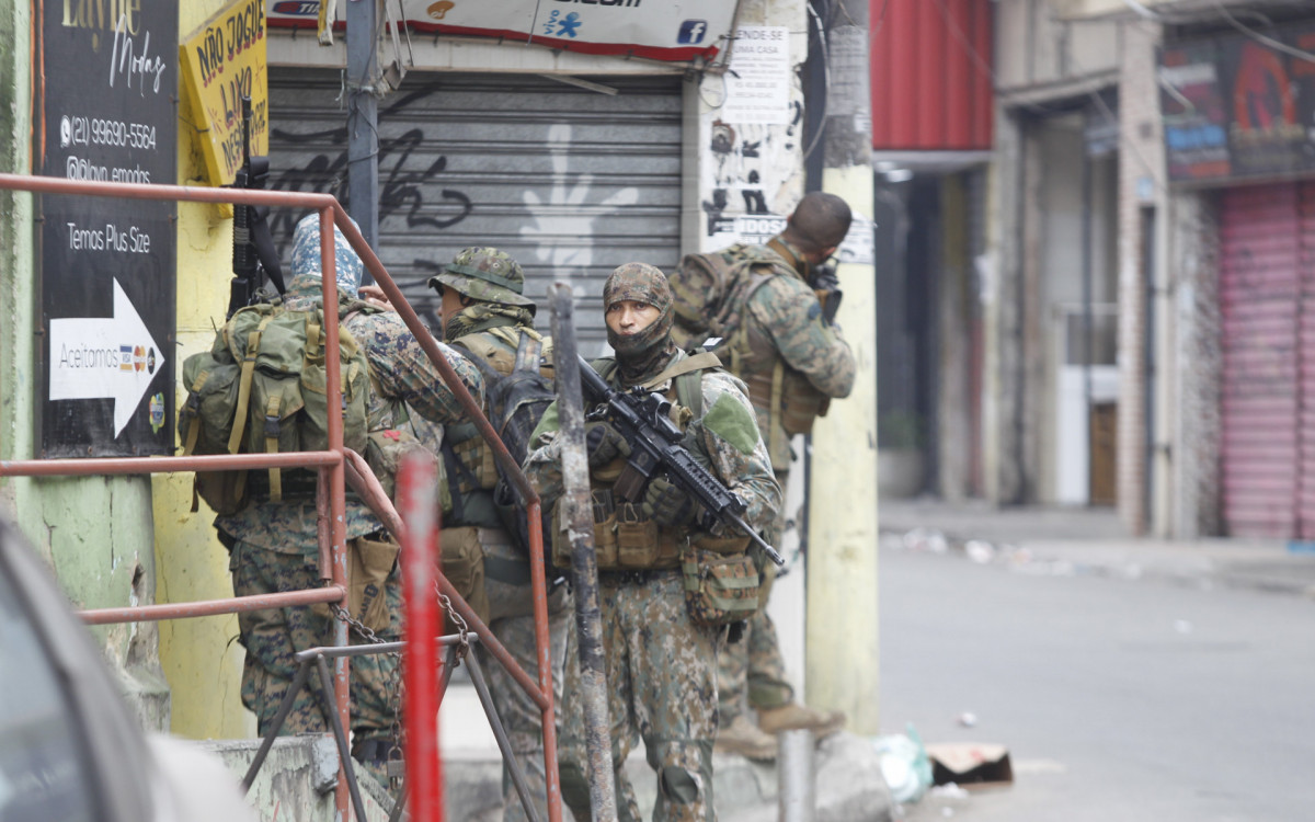 Operação no Complexo da Penha terminou com 10 mortos e cinco feridos nesta quarta-feira (2)