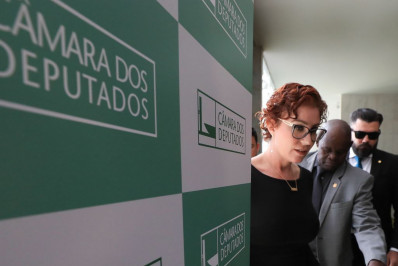 PL já trabalha com a hipótese da cassação de Carla Zambelli