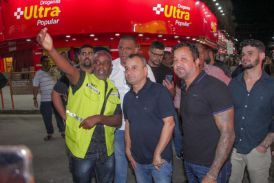 Prefeito supervisiona obras do calçadão e novo esquema de trânsito no Lote XV em Belford Roxo