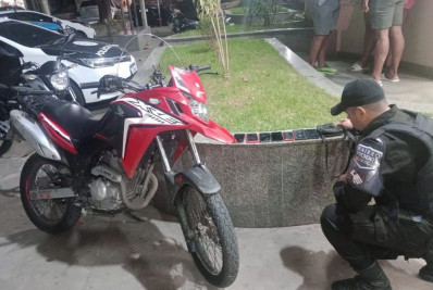 PM recupera motocicleta roubada e prende suspeito em Belford Roxo