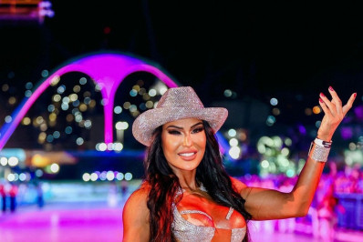 Gracyanne Barbosa volta a ser madrinha de bateria no carnaval