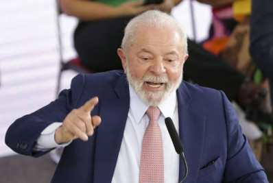 Lula sugere entrada de países no Brics e volta a defender NBD para contornar dólar no comércio