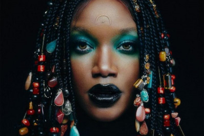 Brasileiras IZA e Natascha Falcão irão se apresentar no Grammy Latino 2023