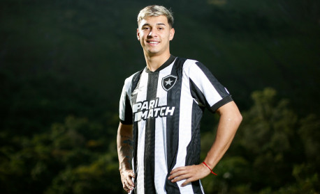 Outrora alvo do Botafogo, Gabriel Brazão é anunciado por clube da Série B  italiana - FogãoNET