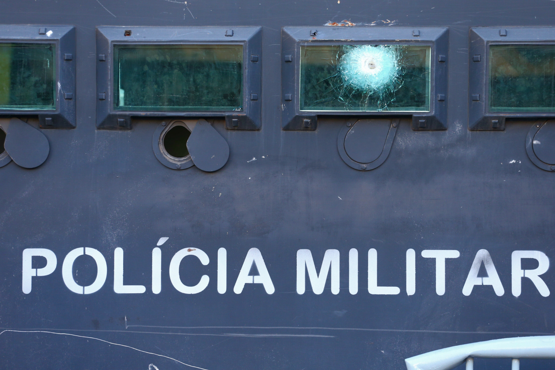 Criminosos morreram ap&oacute;s serem baleados durante opera&ccedil;&atilde;o da PM no Complexo de Israel - Cleber Mendes / Ag&ecirc;ncia O Dia