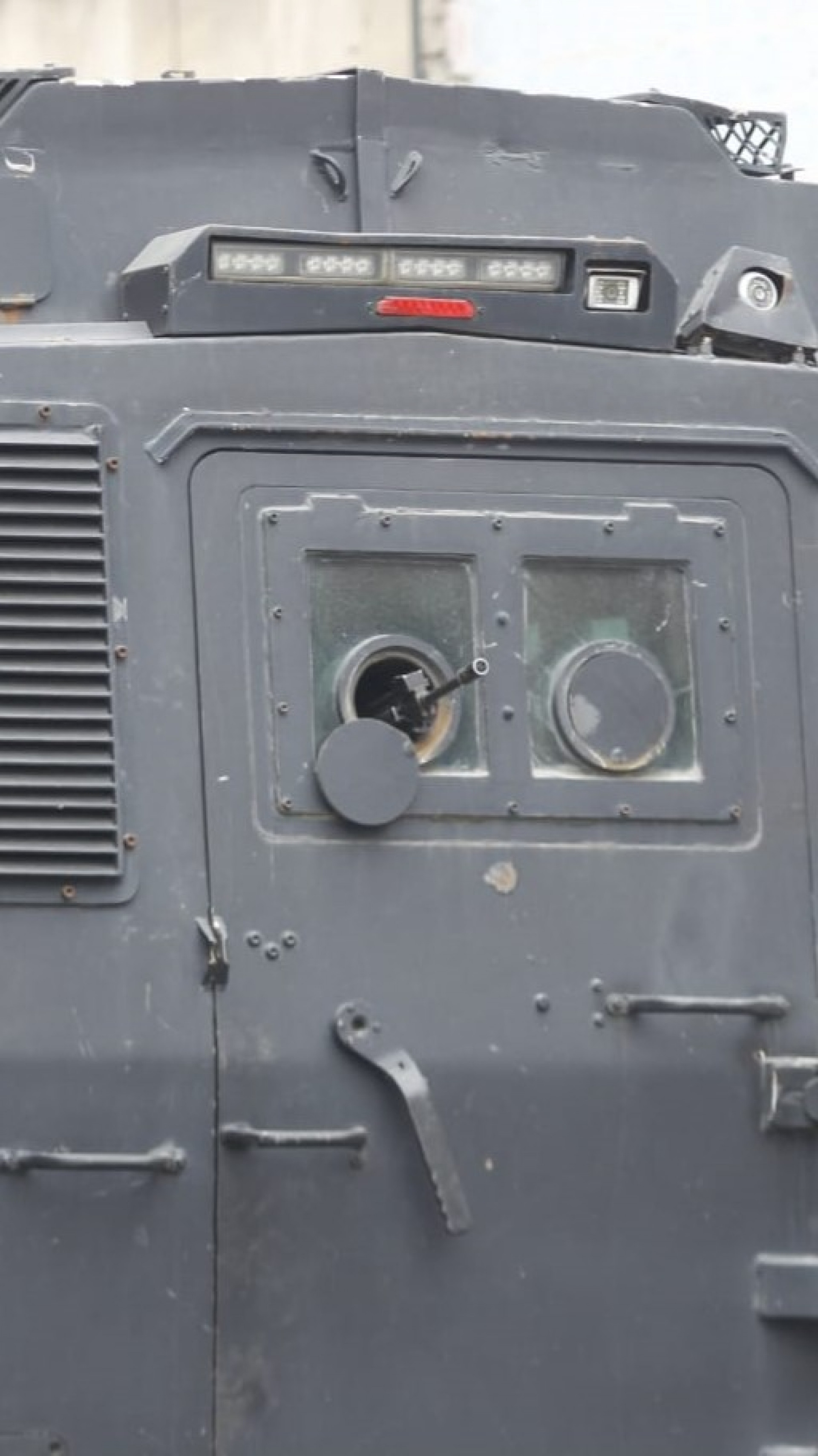 Moradores do Complexo da Penha, na Zona Norte do Rio, acordaram, assustados, nesta quarta-feira (2), por causa do barulho de tiros - Reginaldo Pimenta / Ag&ecirc;ncia O Dia