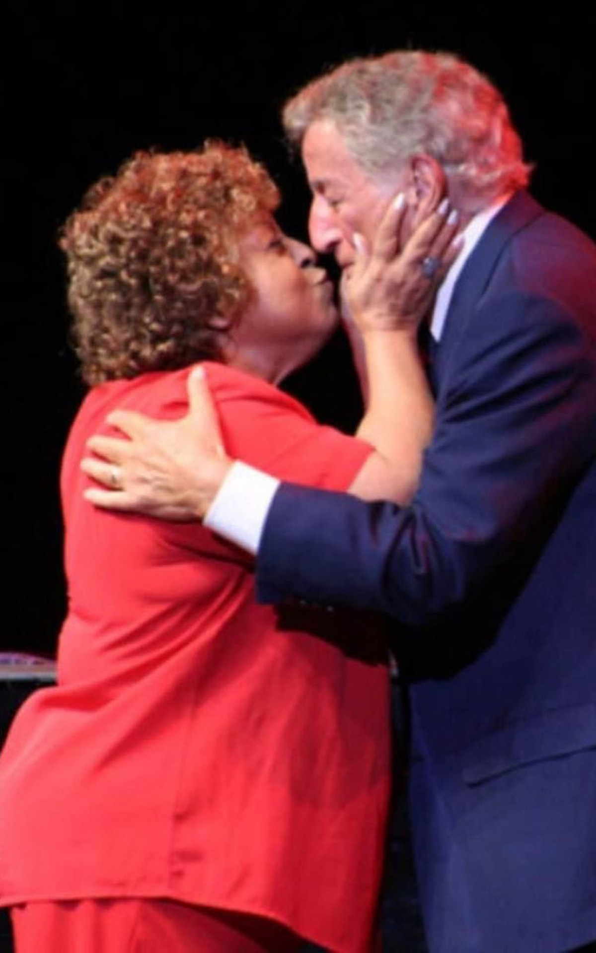 Leny Andrade e o cantor norte-americano Tony Bennet, que adorava prestigiar os shows da brasileira em Nova York - Reprodução/Instagram