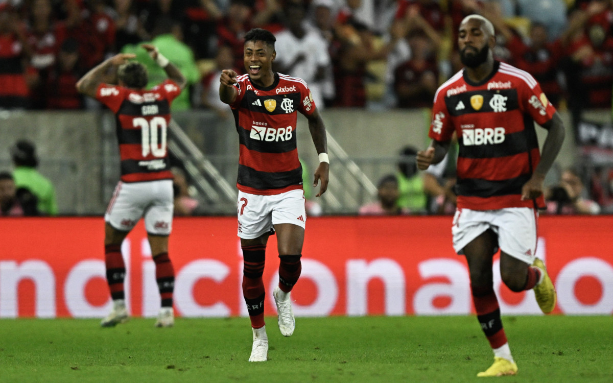 Flamengo's forward Bruno Henrique celebrates after scoring during the Copa Libertadores round of 16 first leg football match between Brazil's Flamengo and Paraguay's Olimpia at Maracana Stadium in Rio de Janeiro, Brazil, on August 3, 2023.
MAURO PIMENTEL / AFP