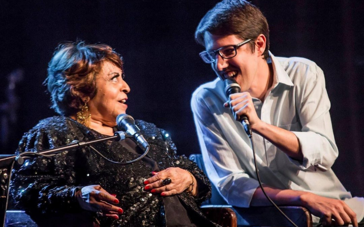 Leny Andrade e o músico João Senice - Reprodução/Instagram