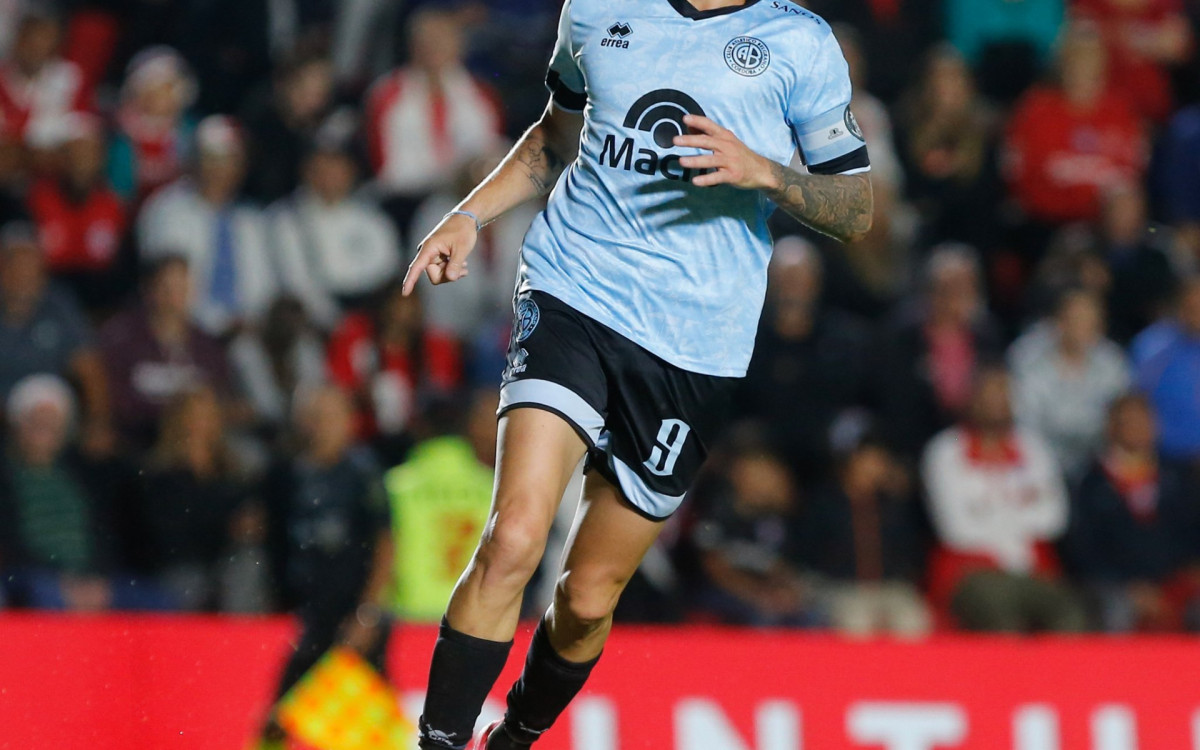 Pablo Vegetti em ação durante jogo do Belgrano