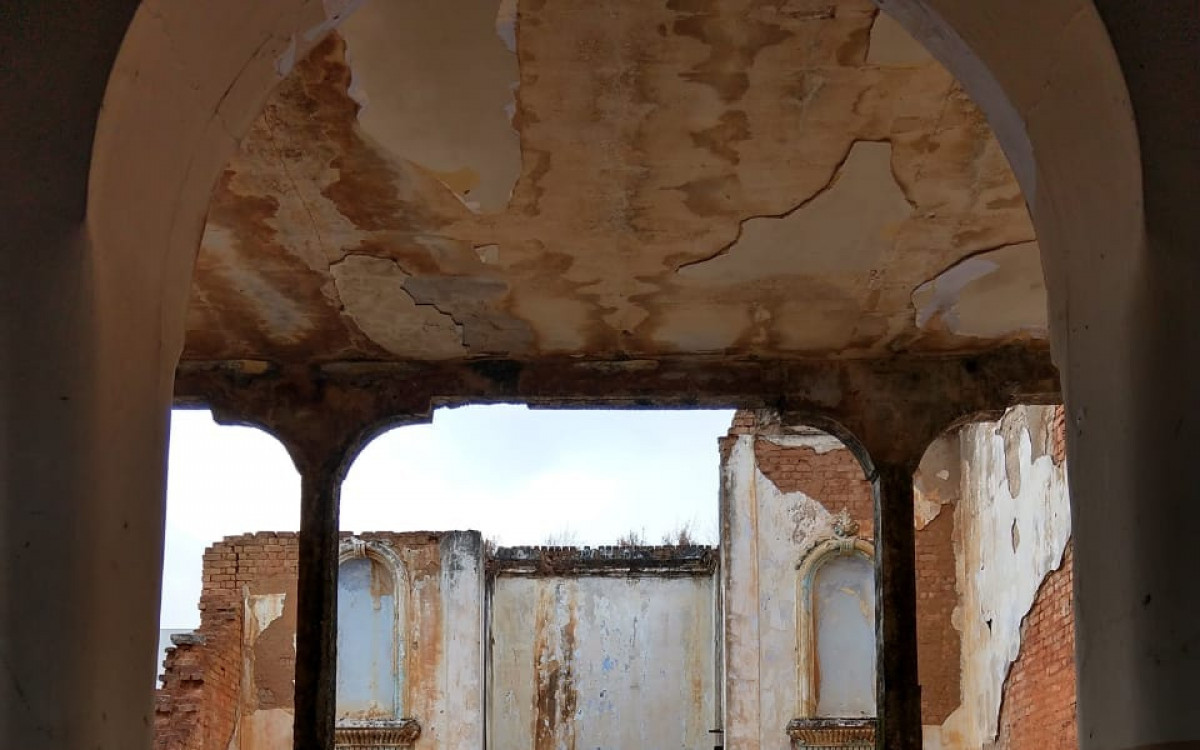 Ruínas da Igreja São Pedro Apóstolo, construída em 1911 no bairro do Encantado. A capela passa por obras de restauração - Divulgação / Igreja São Pedro Apóstolo