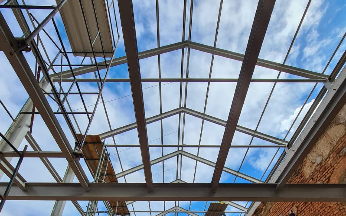 Reconstrução da estrutura da Igreja São Pedro Apóstolo, no bairro do Encantado, Zona Norte - Divulgação / Igreja São Pedro Apóstolo