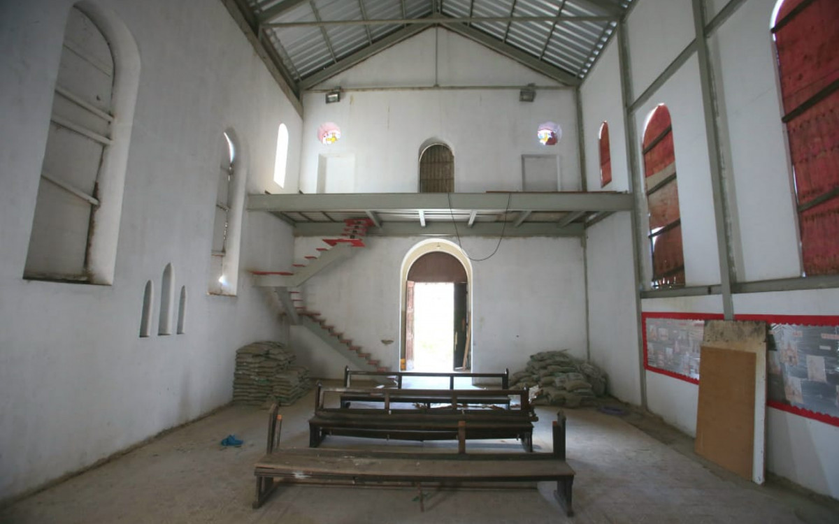 Interior da Igreja São Pedro Apóstolo, no bairro do Encantado - Cleber Mendes / Agência O Dia