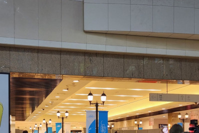 Homem esfaqueia nove pessoas em shopping da Coreia do Sul