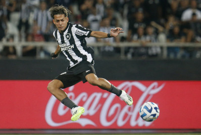 Cantor revela admiração por 'Segovinha', do Botafogo, e detalha criação do hit em homenagem ao jogador