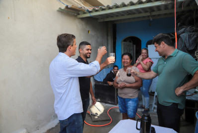 Programa Habitar entrega 10 casas reformadas no bairro de Araçatiba em Maricá
