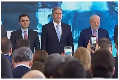 Com Lula e Lira lado a lado, Sabino é empossado ministro do Turismo