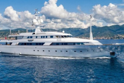 Iate usado pela princesa Diana com namorado afunda no Mediterrâneo