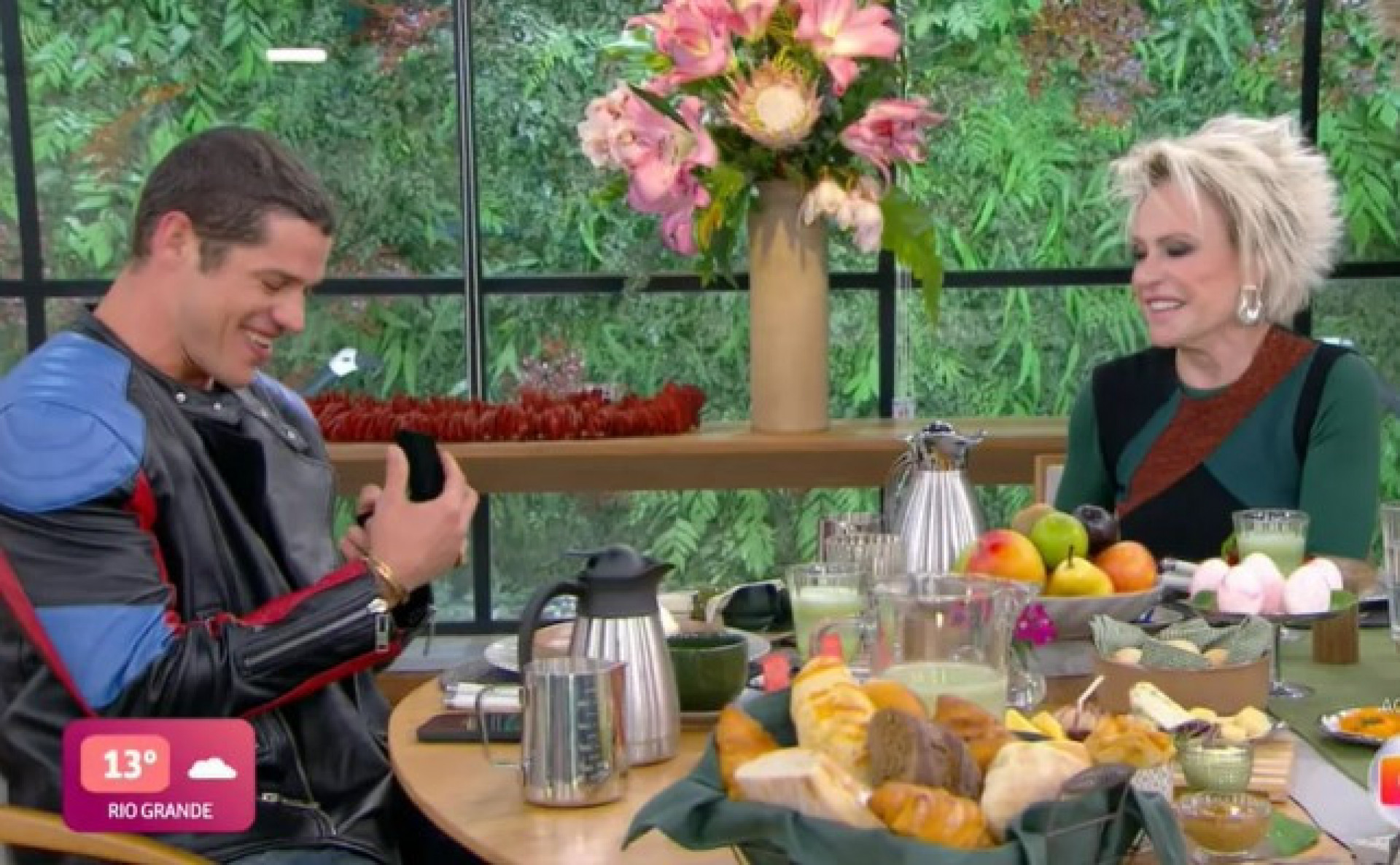 José Loreto com Ana Maria Braga no 'Mais Você' - Reprodução/Globo